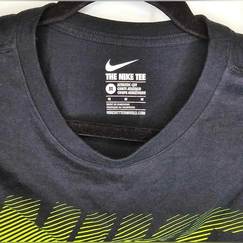 Nike - Medium - Short Sleeve T-Shirt - Picture 5 of 5